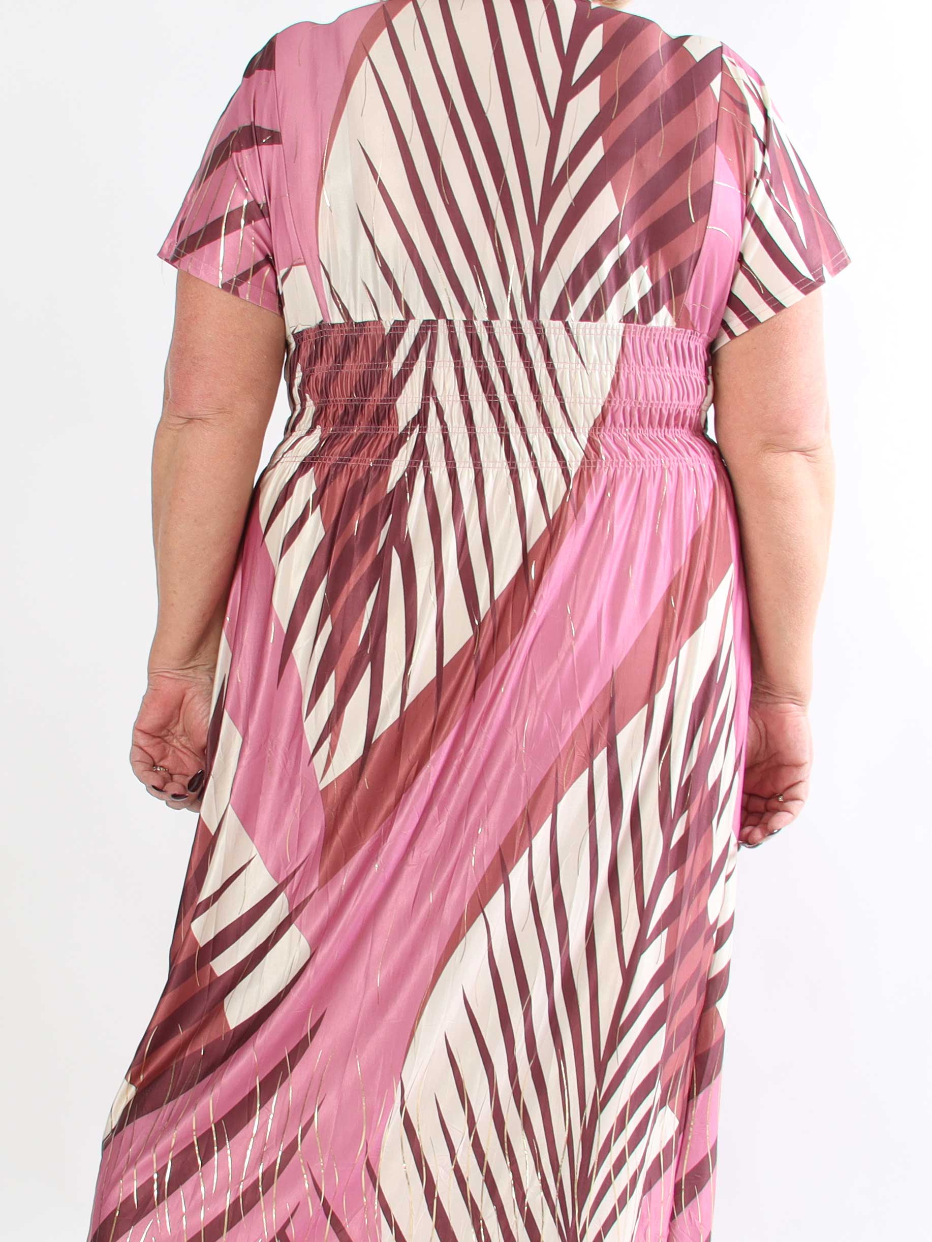 Pams Figure - Lang mønstret pus size kjole med lommer